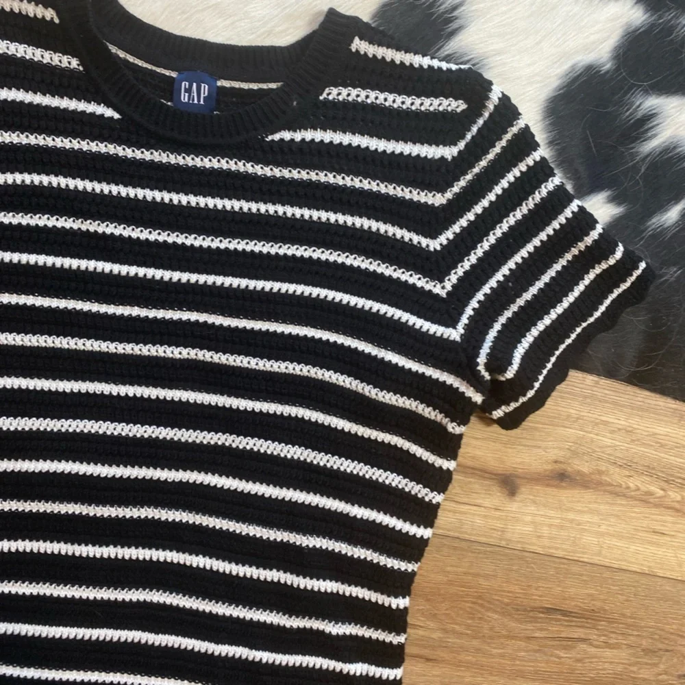 Crochet black and white striped midi dress - Picture 5 of 7